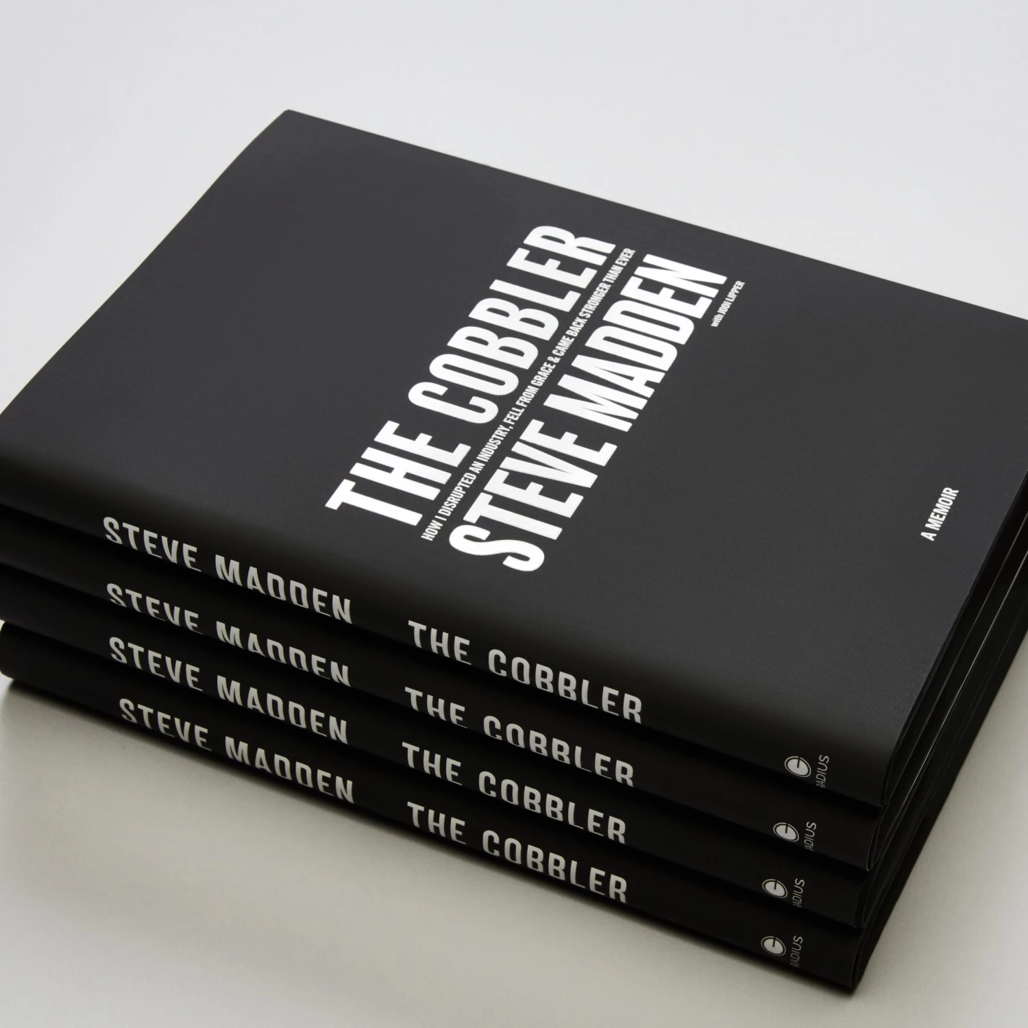 THE COBBLER HARDCOVER 5 THE COBBLER HARDCOVER - Image 3