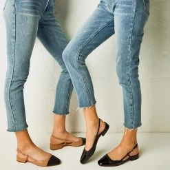 BRINDA BLACK MULTI -Stevemadden SM 2023 FEBRUARY LIFESTYLE 77 BELINDA 1352 0b8eaee6 7856 4c0b 889a 5a5e7f04cd75