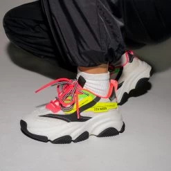 POSSESSION YELLOW MULTI -Stevemadden SM 2023 JAN WK 2 19 POSSESSION MULTI 7607