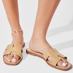 HADYN NATURAL FABRIC -Stevemadden SM 2023 MARCH STILLS 10 HADYN CAX657513 0988